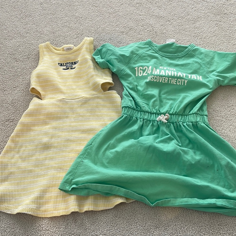 Girls dresses; Stains on the green dress